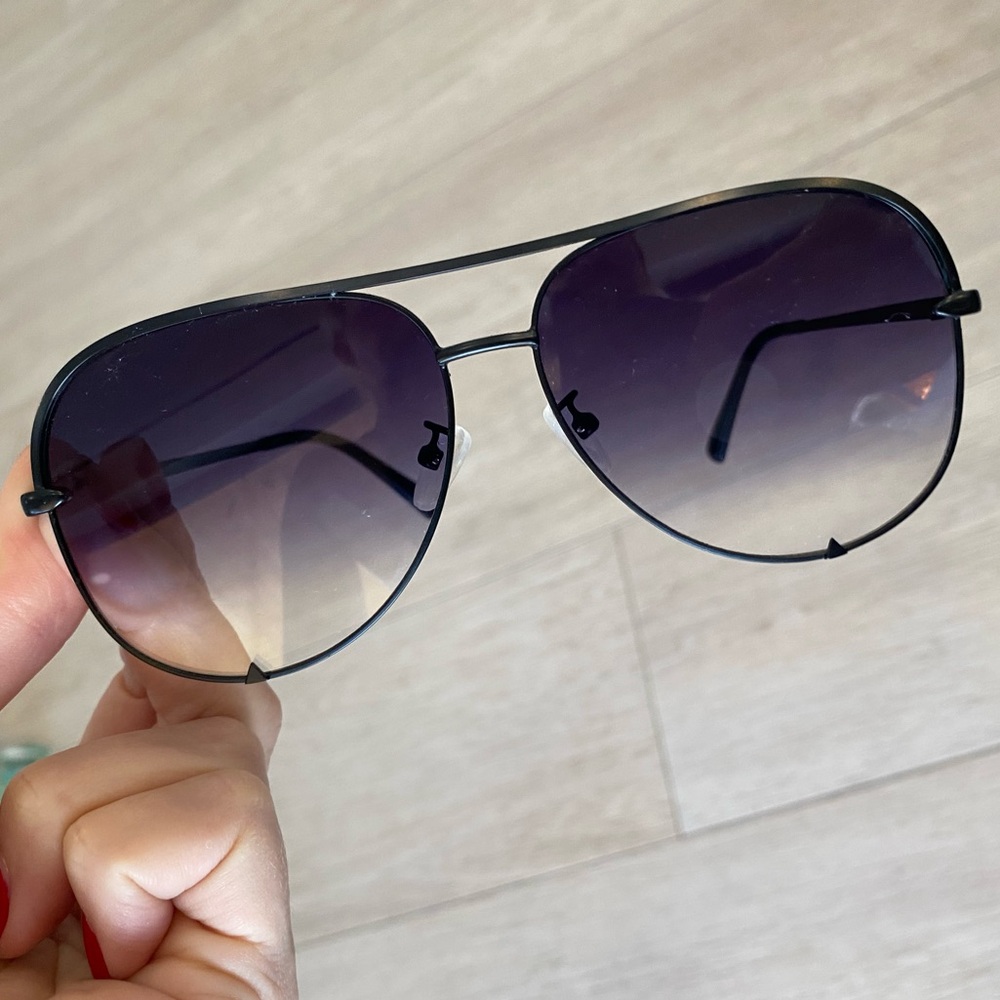 Aviator Black gradient sunglasses unisex. Barely worn. Great condition.